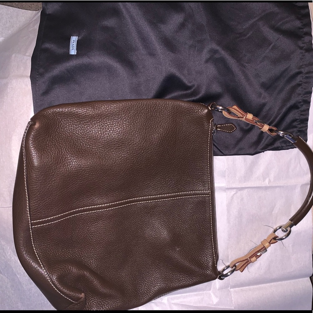 Brown Prada shoulder bag 💼 💫💫